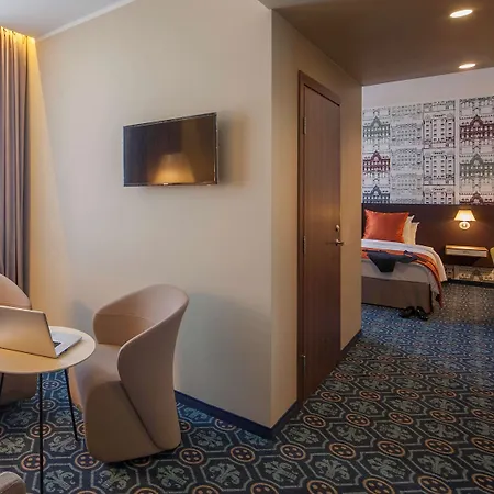 Mercure Centre Hotelli 4*