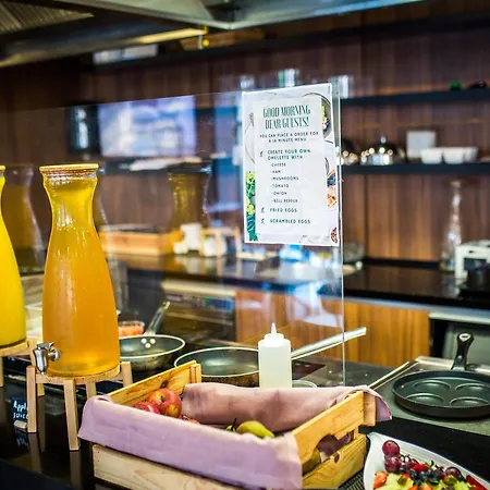 Mercure Centre Hotel 4*