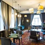 Mercure Centre Hotel 4*